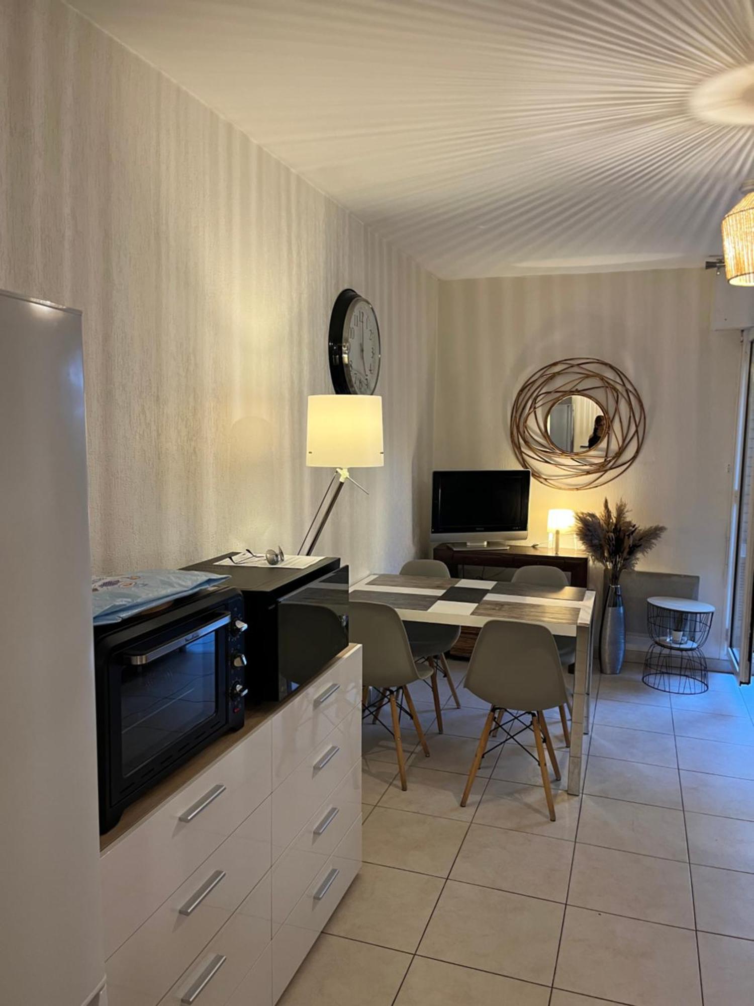 T2 Avec Terrasse Centre D'aix En Provence *